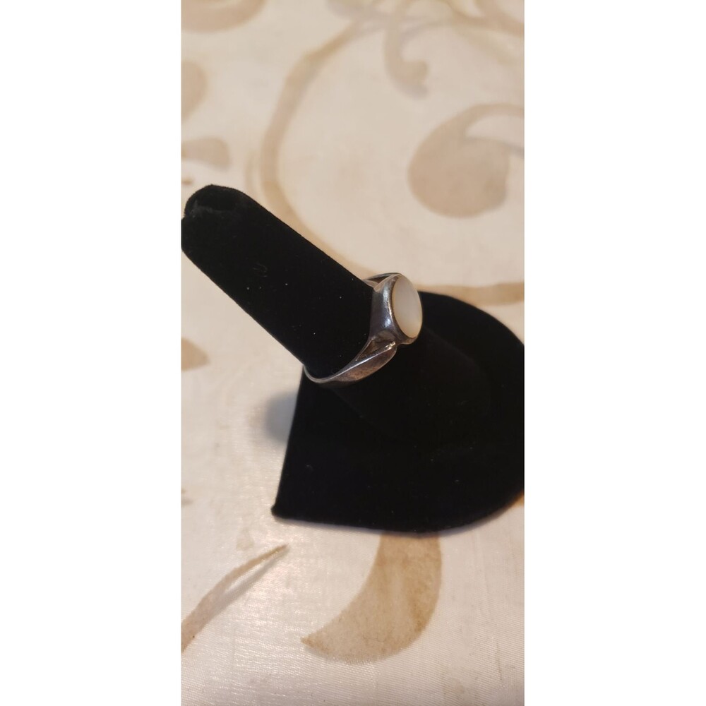 Vintage
Sterling ring w mother of pearl - Picture 3 of 5